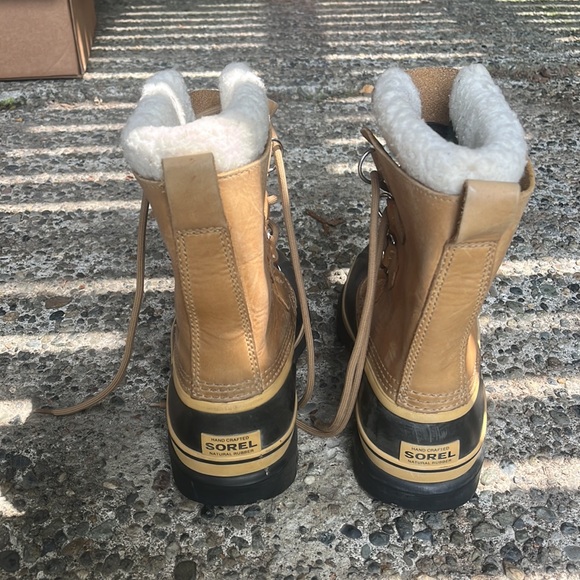 Sorel snow boots size 8 - Picture 4 of 6